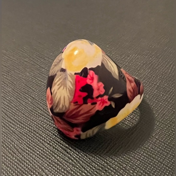 Floral Ring - Picture 2 of 4